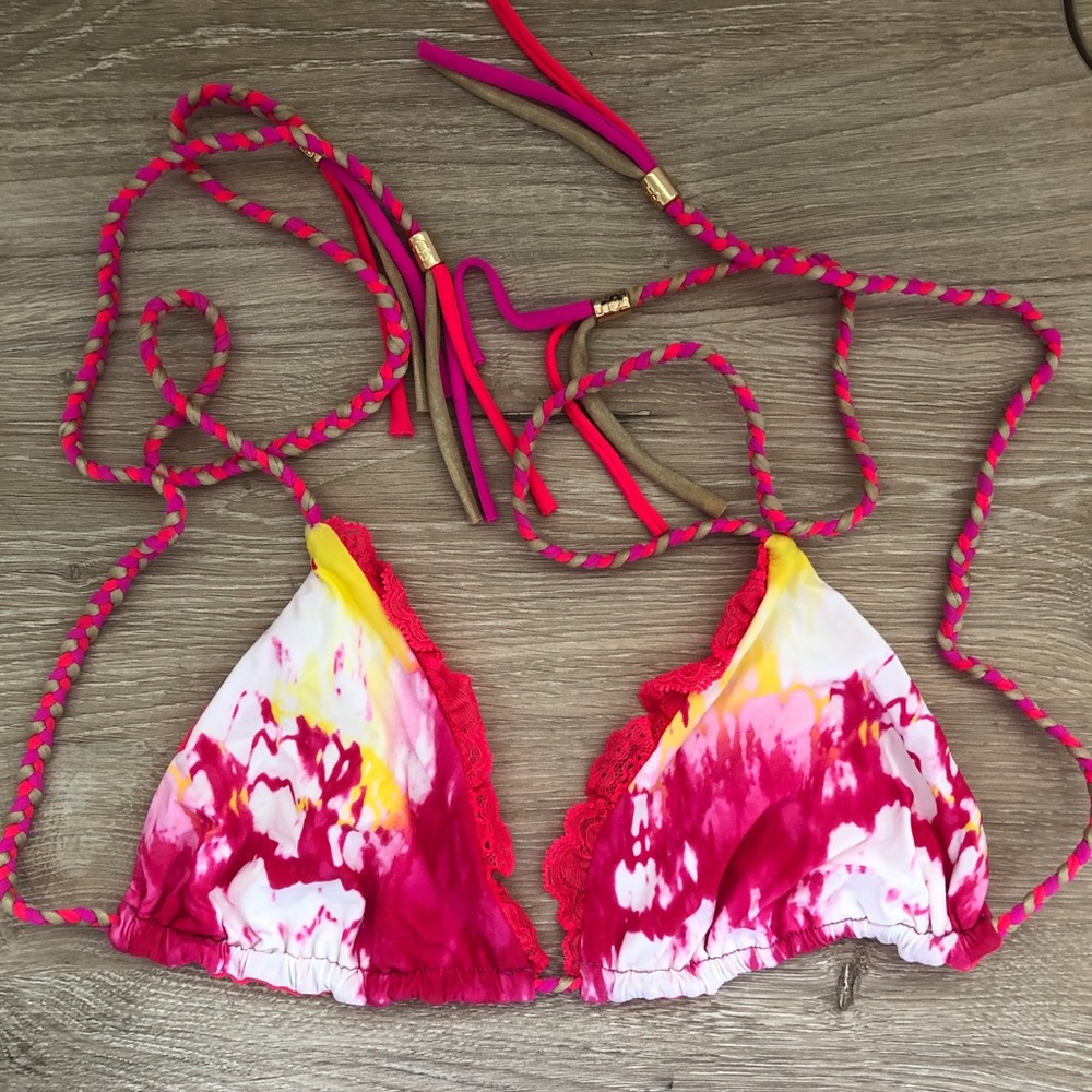 NWOT Beach Bunny Swim Top